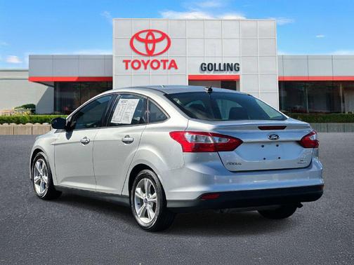 Ingot Silver 2014 Ford Focus SE
