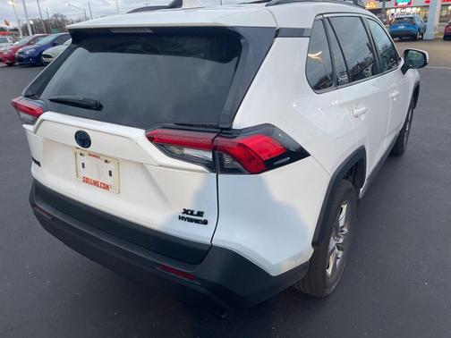 2023 Toyota RAV4 Hybrid XLE