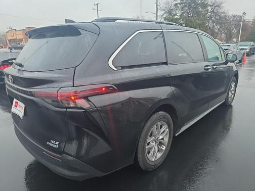 2024 Toyota Sienna XLE
