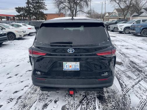 2021 Toyota Sienna LE