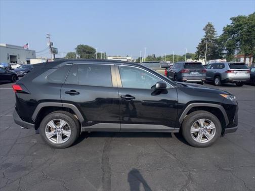 2022 Toyota RAV4 Hybrid LE