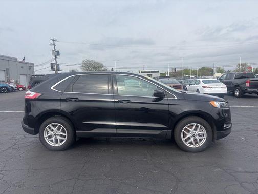 Agate Black Metallic 2024 Ford Edge SEL