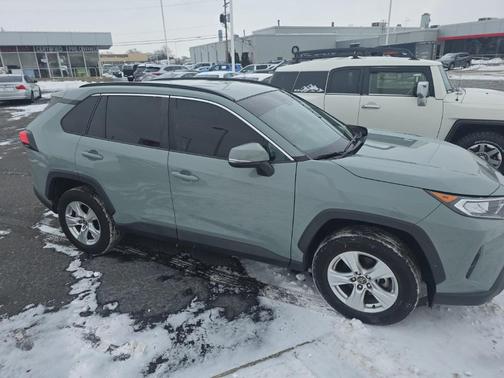2020 Toyota RAV4 XLE