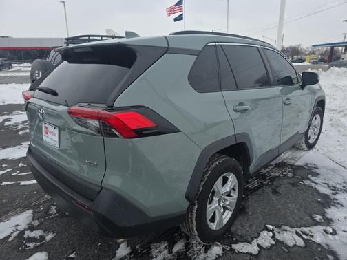 2020 Toyota RAV4 XLE