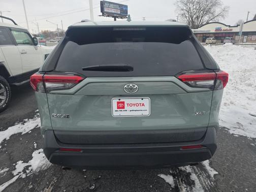 2020 Toyota RAV4 XLE