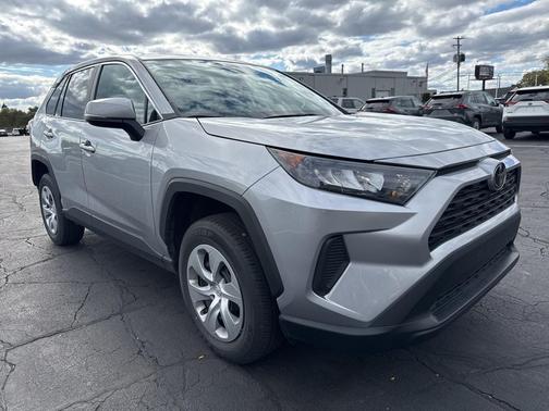 2022 Toyota RAV4 LE