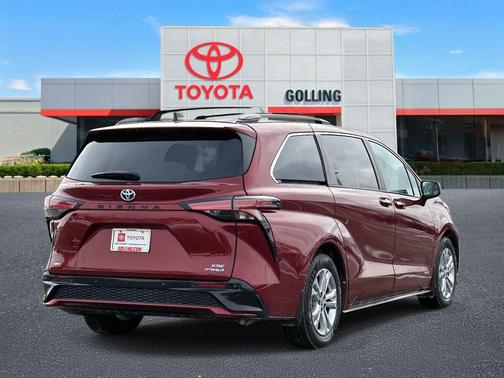 2021 Toyota Sienna XSE 7 Passenger