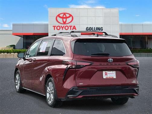 2021 Toyota Sienna XSE 7 Passenger