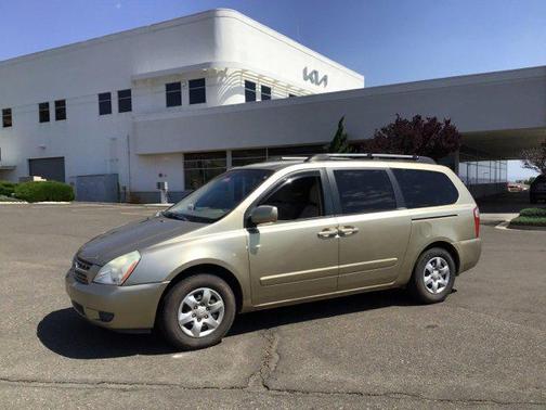 2008 Kia Sedona LX