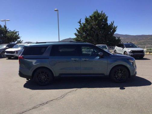 2025 Kia Carnival SX