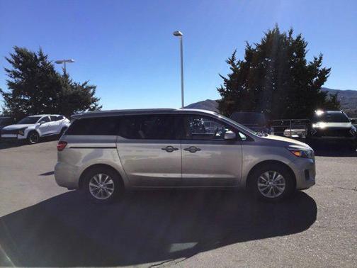 2015 Kia Sedona LX