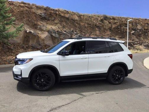 2025 Honda Passport AWD Black