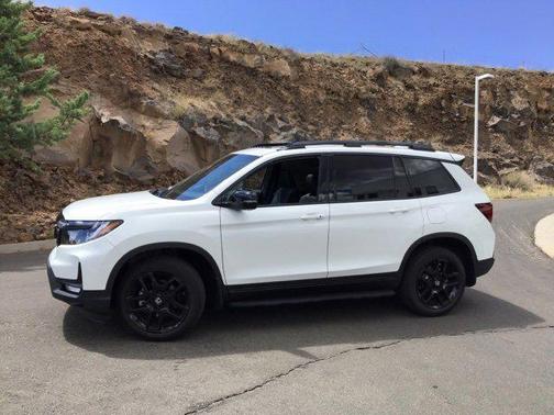 2025 Honda Passport AWD Black