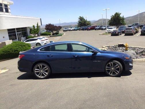 2022 Chevrolet Malibu FWD LT
