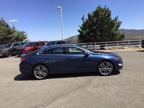 2022 Chevrolet Malibu FWD LT