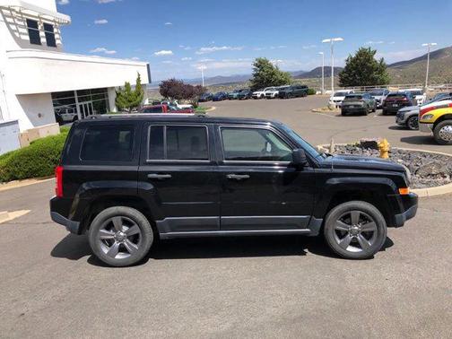 Black Clearcoat 2016 Jeep Patriot Sport