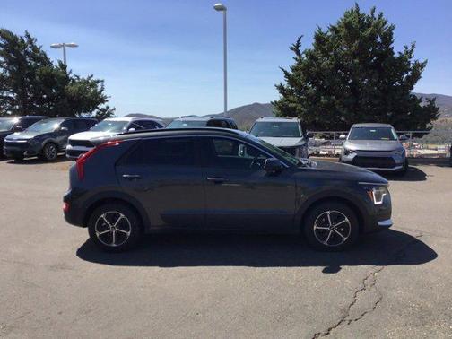 2024 Kia Niro LX