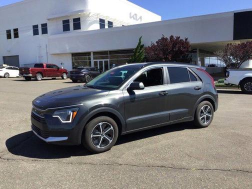 2024 Kia Niro LX