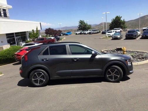 2024 Kia Niro LX