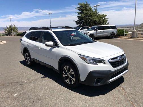 Crystal White Pearl 2022 Subaru Outback Limited XT