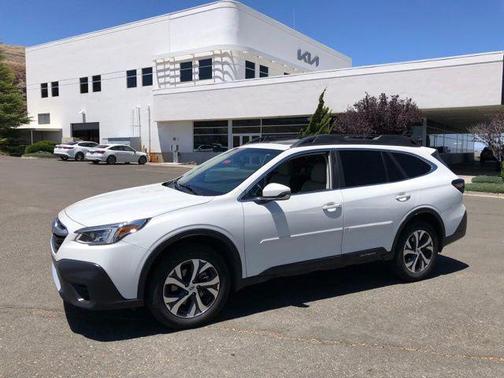 Crystal White Pearl 2022 Subaru Outback Limited XT
