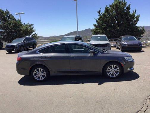 2016 Chrysler 200 Limited