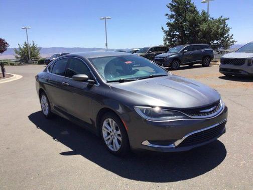 2016 Chrysler 200 Limited
