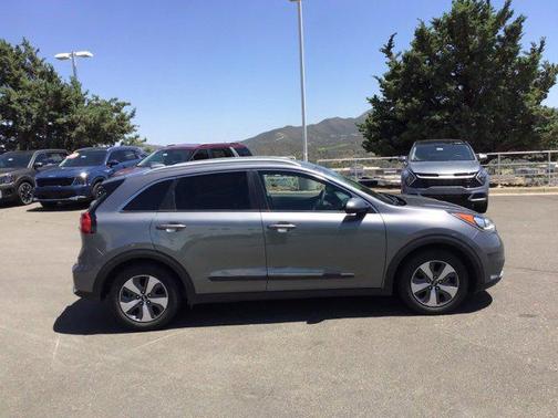 2017 Kia Niro LX