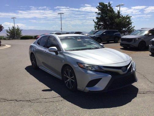 2020 Toyota Camry SE