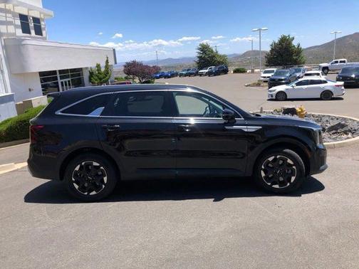 Ebony Black 2024 Kia Sorento S