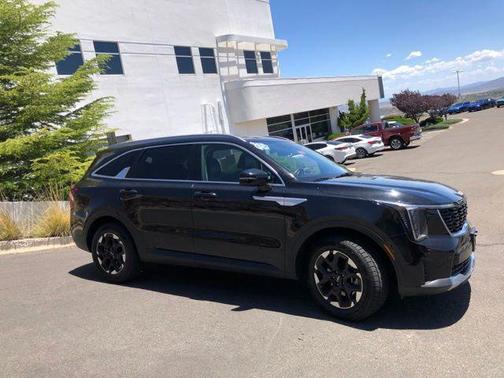 Ebony Black 2024 Kia Sorento S