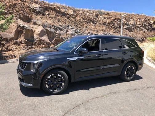 Ebony Black 2024 Kia Sorento S