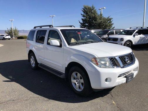 2012 Nissan Pathfinder SV