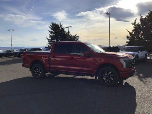 2023 Ford F-150 Lightning Platinum