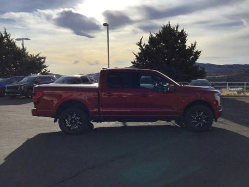 2023 Ford F-150 Lightning Platinum