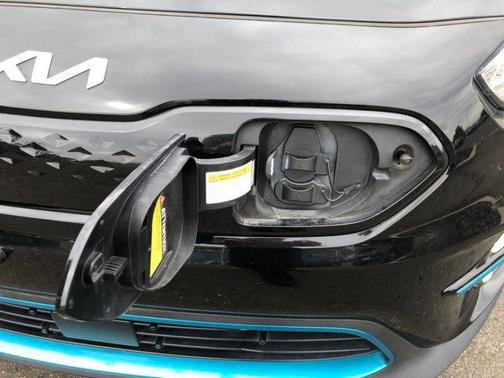 Aurora Black Pearl 2022 Kia Niro EV EX