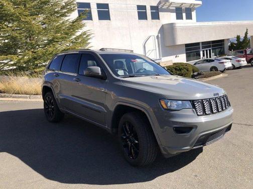 2021 Jeep Grand Cherokee Laredo