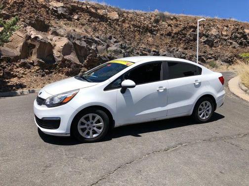 Clear White 2017 Kia Rio LX