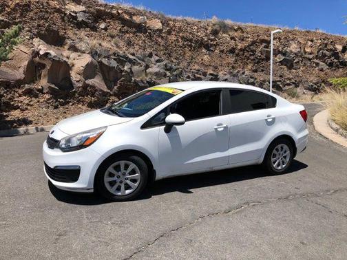 Clear White 2017 Kia Rio LX
