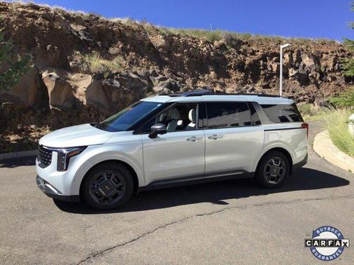 2025 Kia Carnival SX
