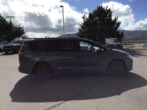 2020 Chrysler Pacifica L
