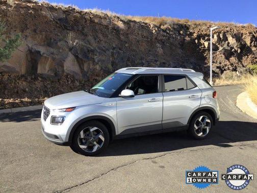 2022 Hyundai VENUE SEL