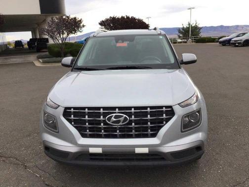 2022 Hyundai VENUE SEL