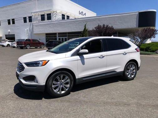 White Platinum Metallic Tri-Coat 2019 Ford Edge Titanium