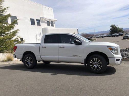 2021 Nissan Titan SV