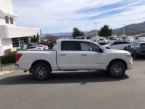 2021 Nissan Titan SV