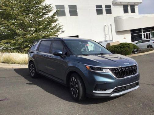 2024 Kia Carnival EX