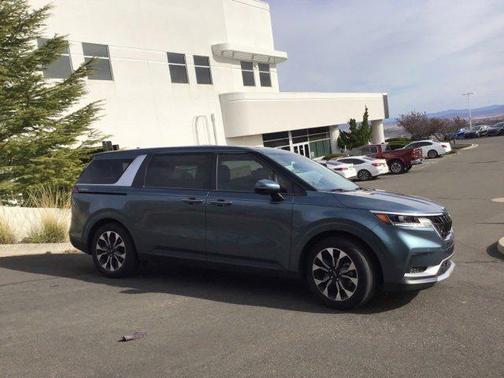 2024 Kia Carnival EX