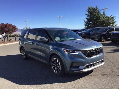 2024 Kia Carnival EX