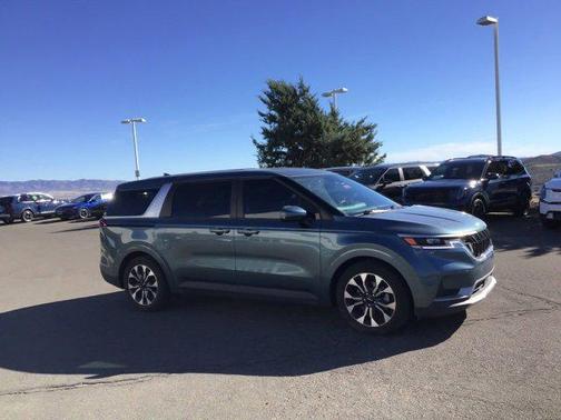 2024 Kia Carnival EX